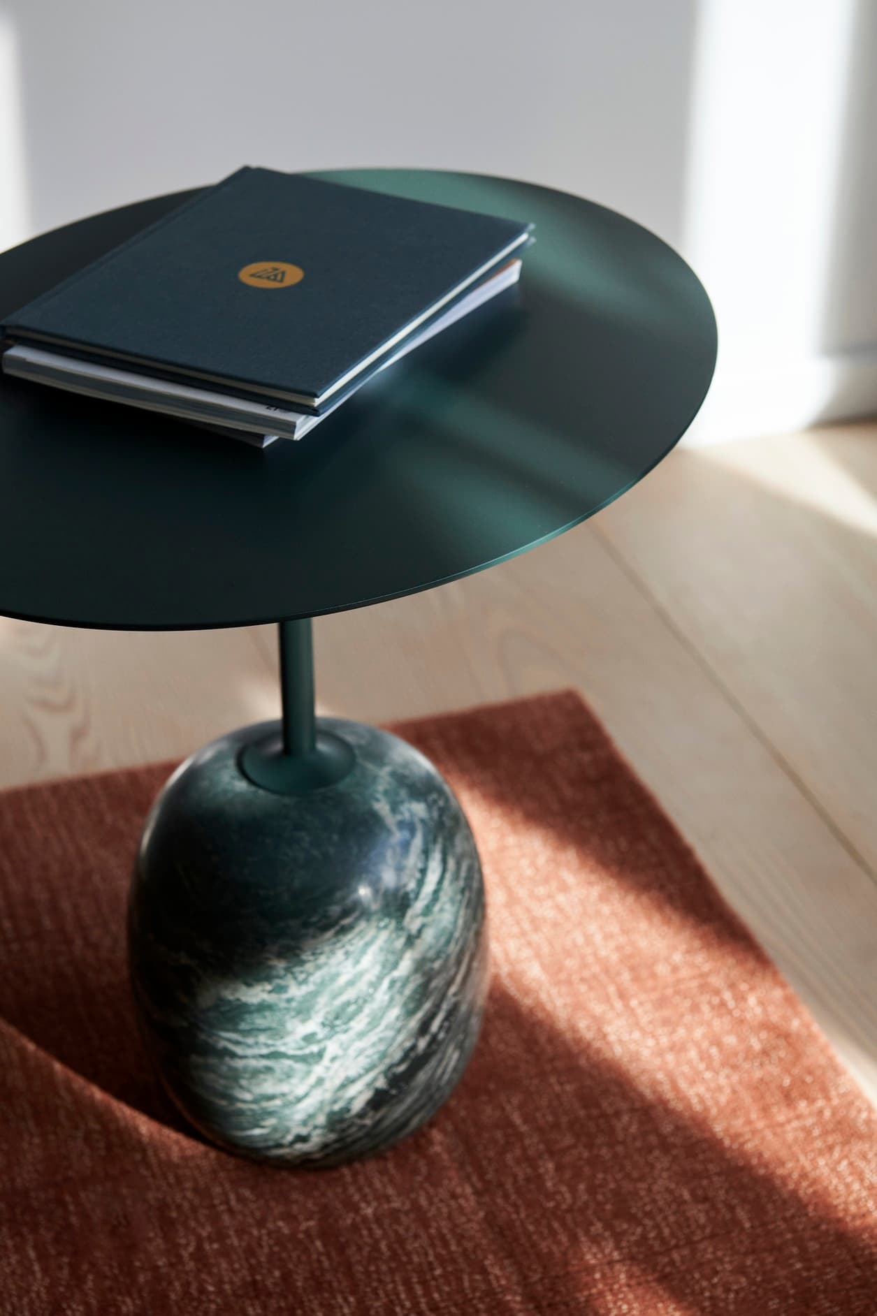 Lato Table LN8/LN9
