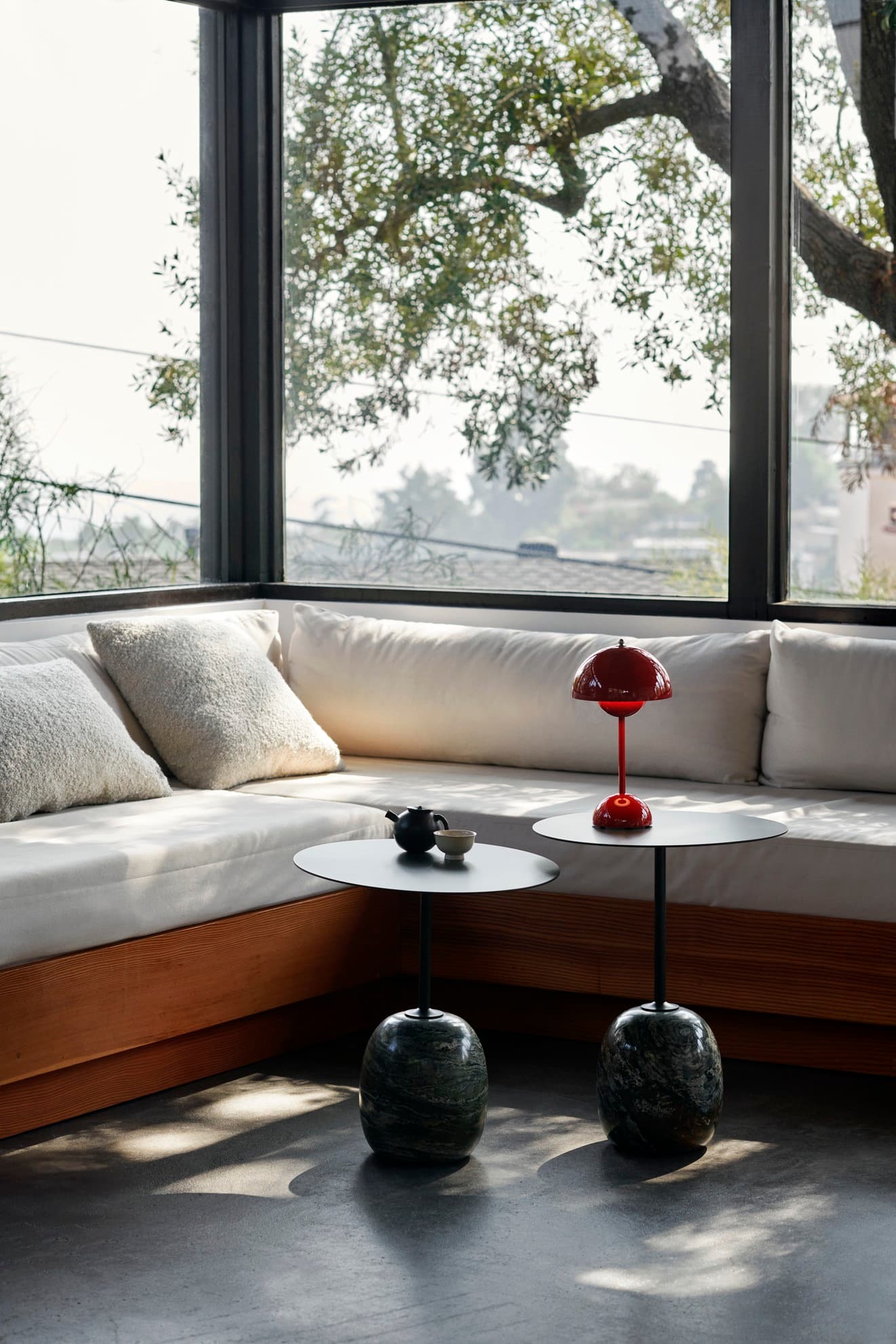 Lato Table LN8/LN9