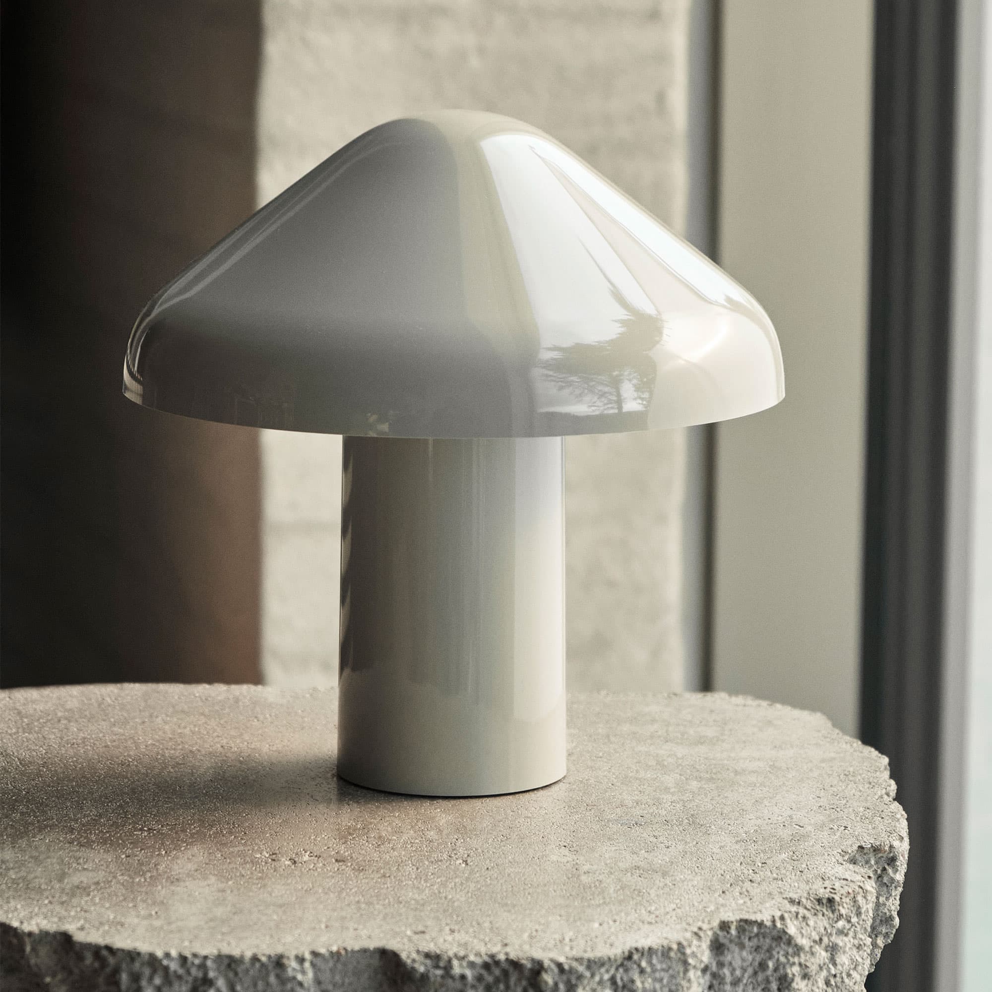 Pao Portable Lamp