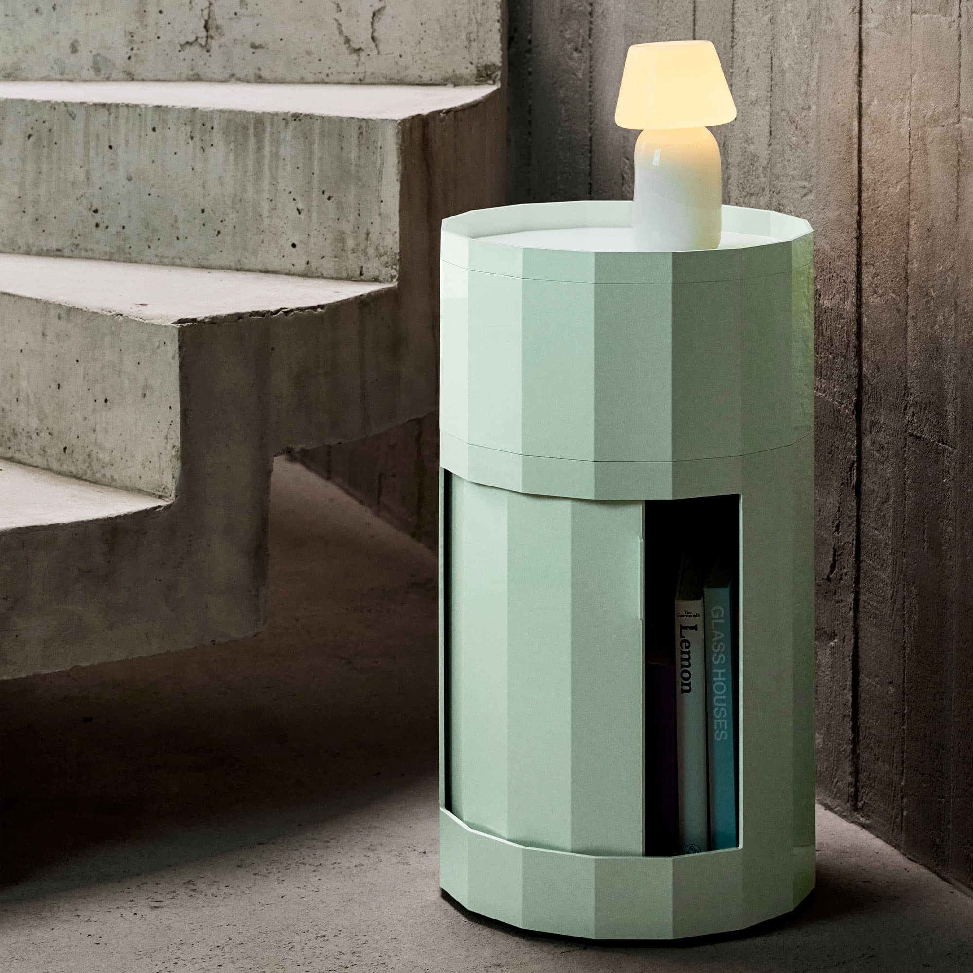 Facet Cabinet 101 incl. Feet and Castors