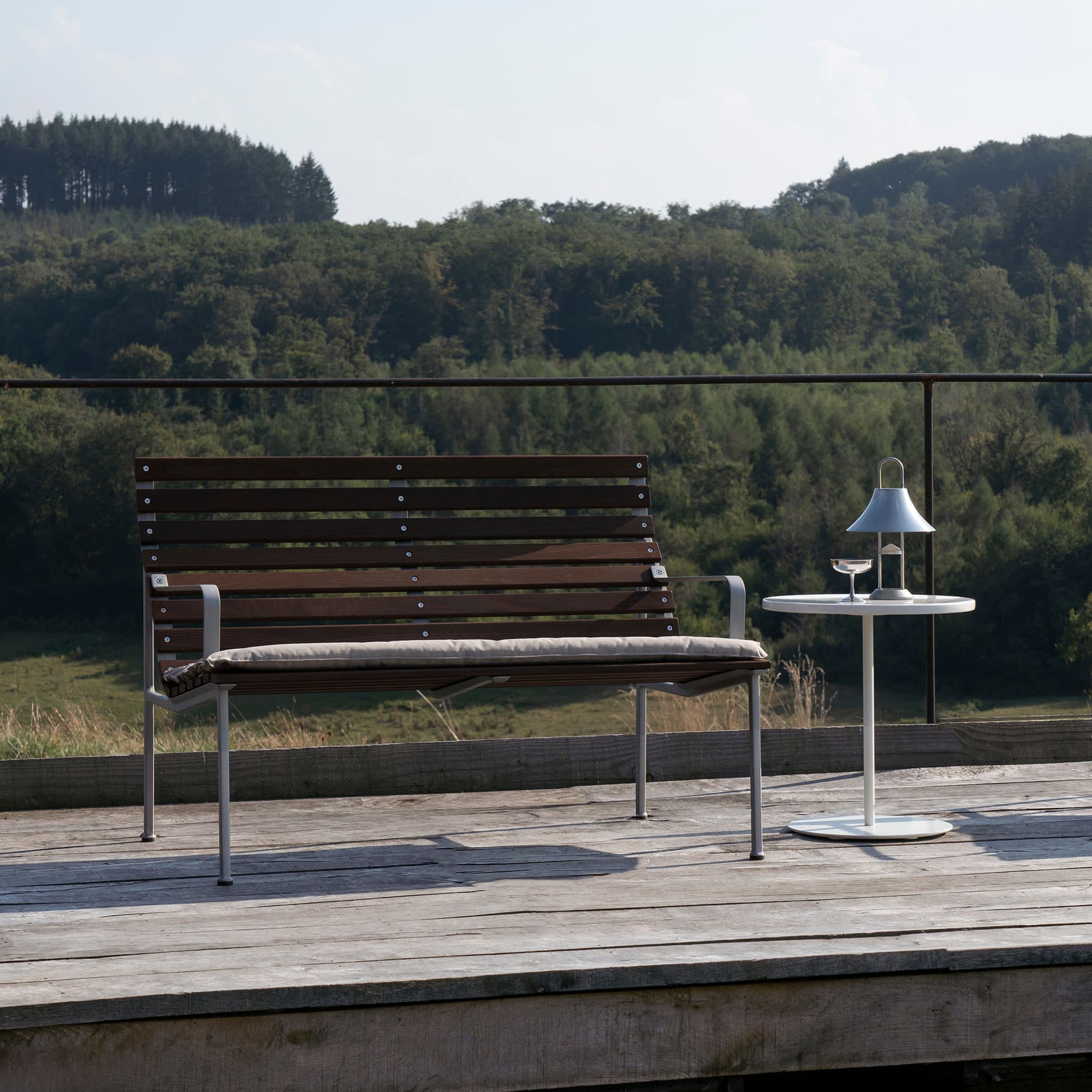 Traverse Lounge Bench w. arm