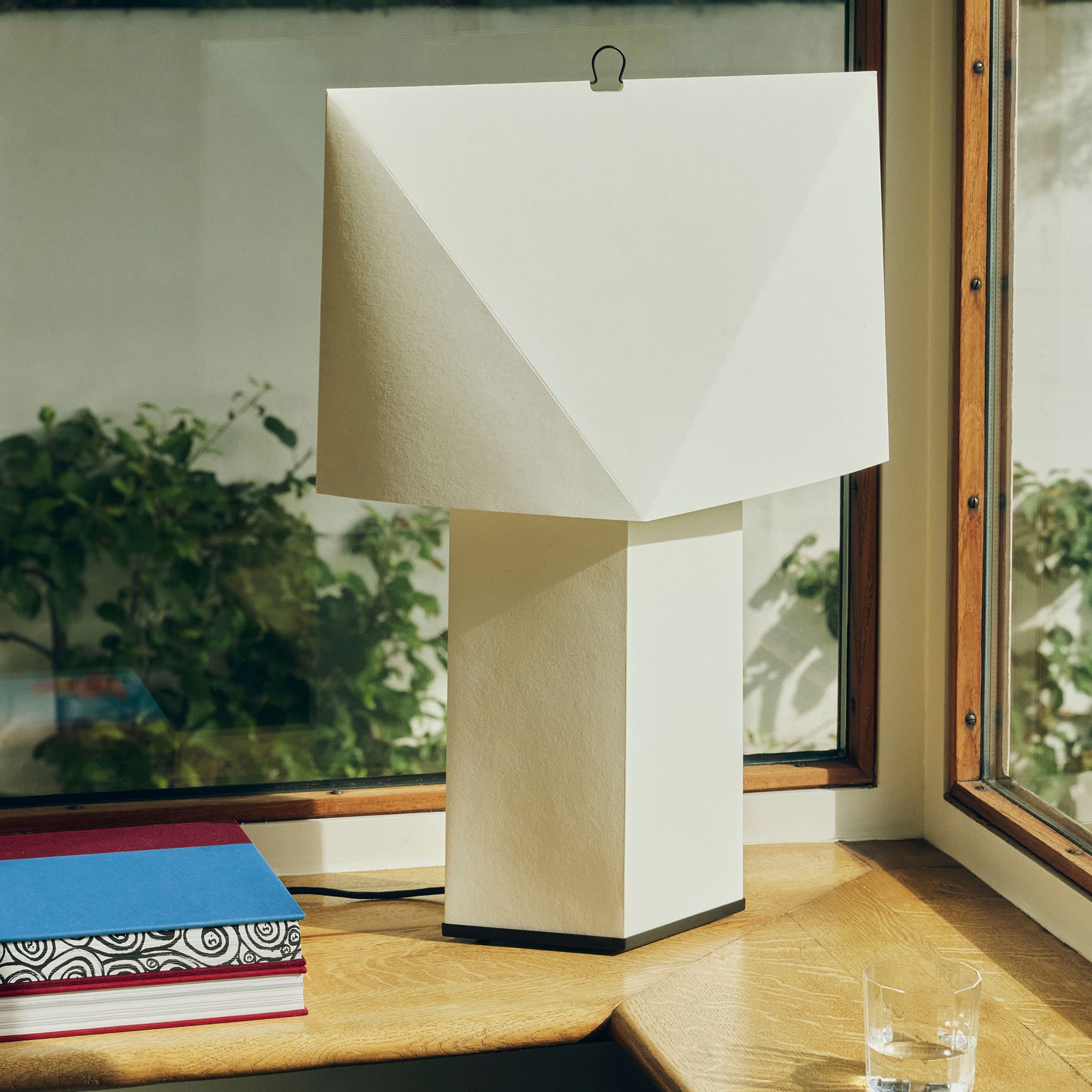 Aplat Table Lamp