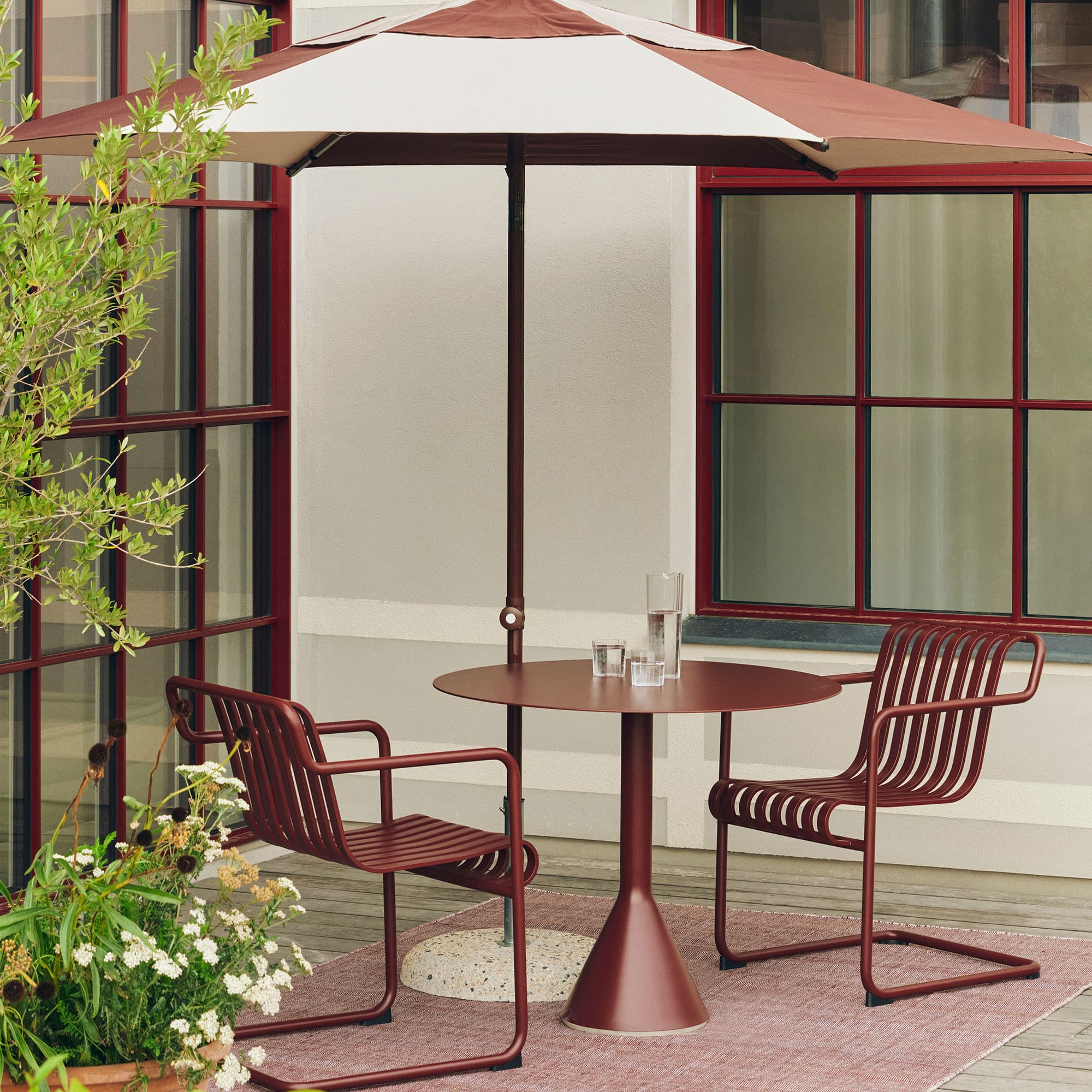 Palissade Cantilever Dining Armchair