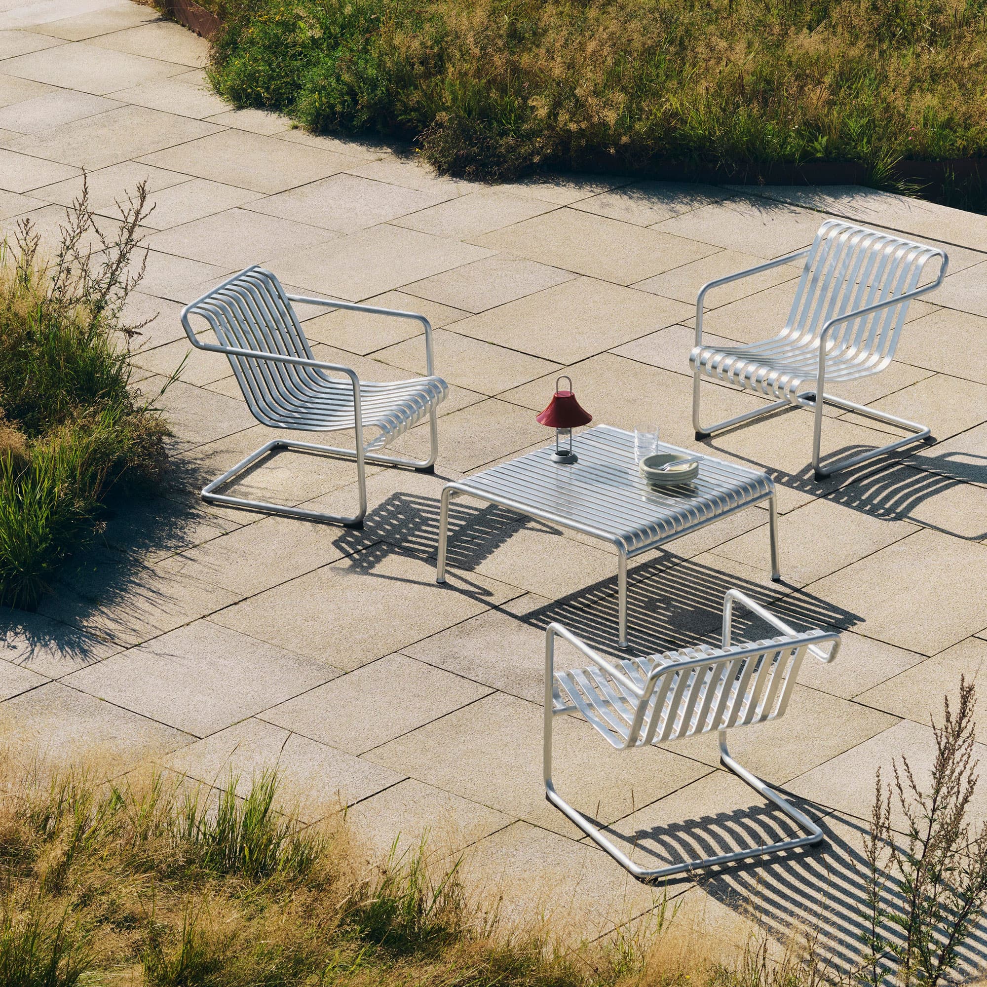 Palissade Cantilever Lounge Chair