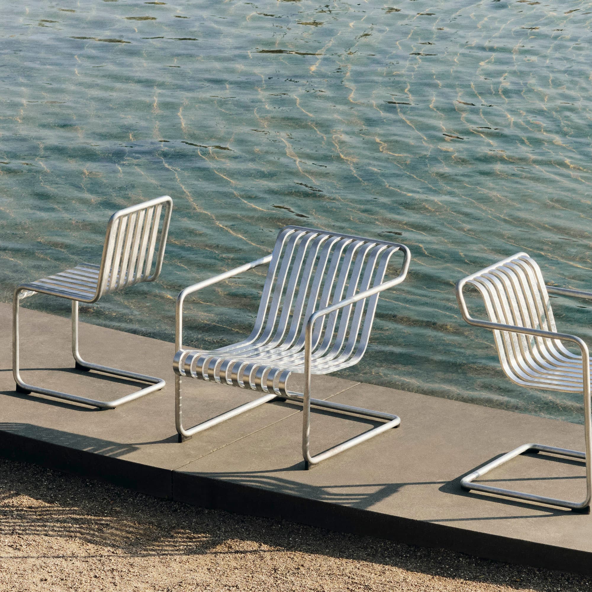 Palissade Cantilever Lounge Chair