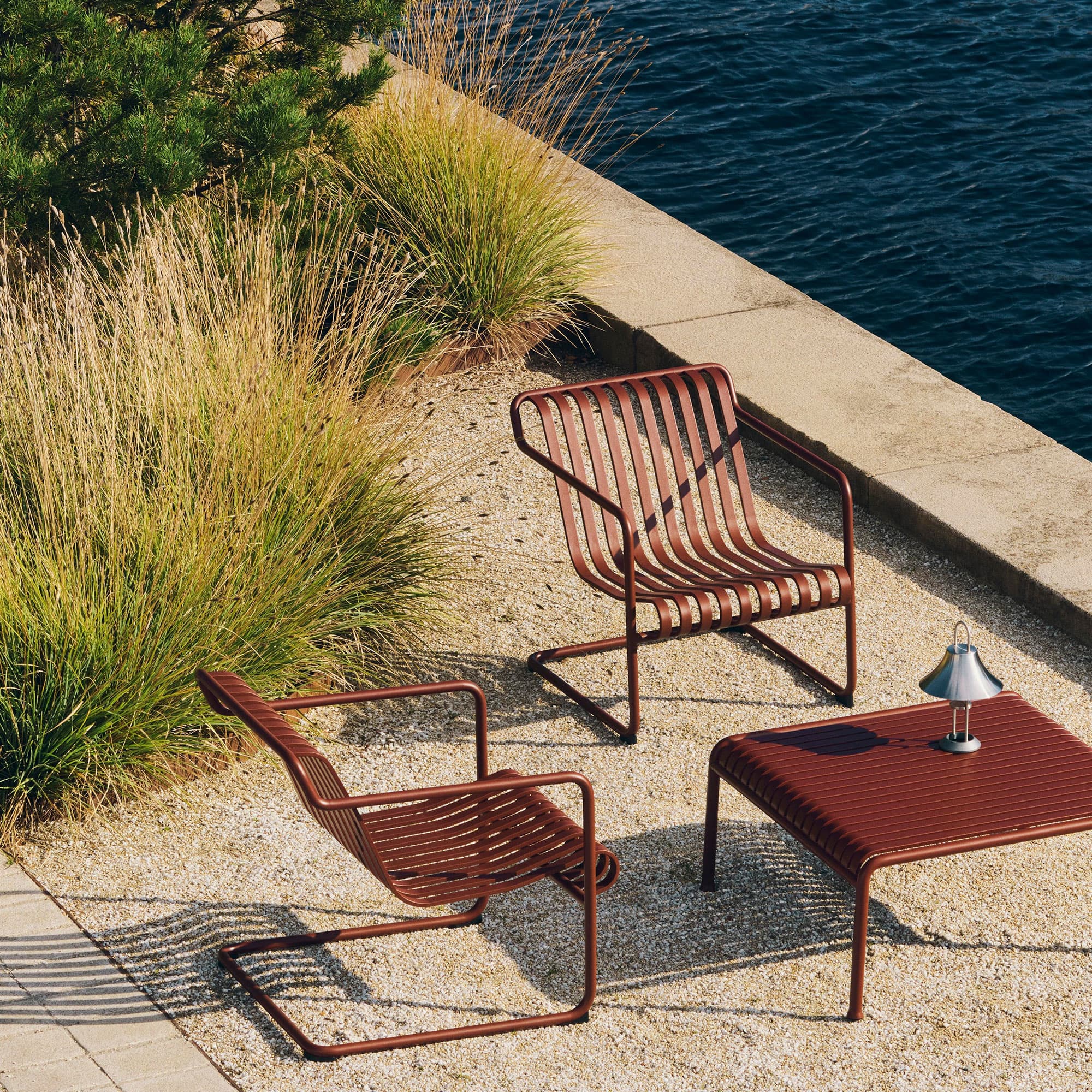 Palissade Cantilever Lounge Chair