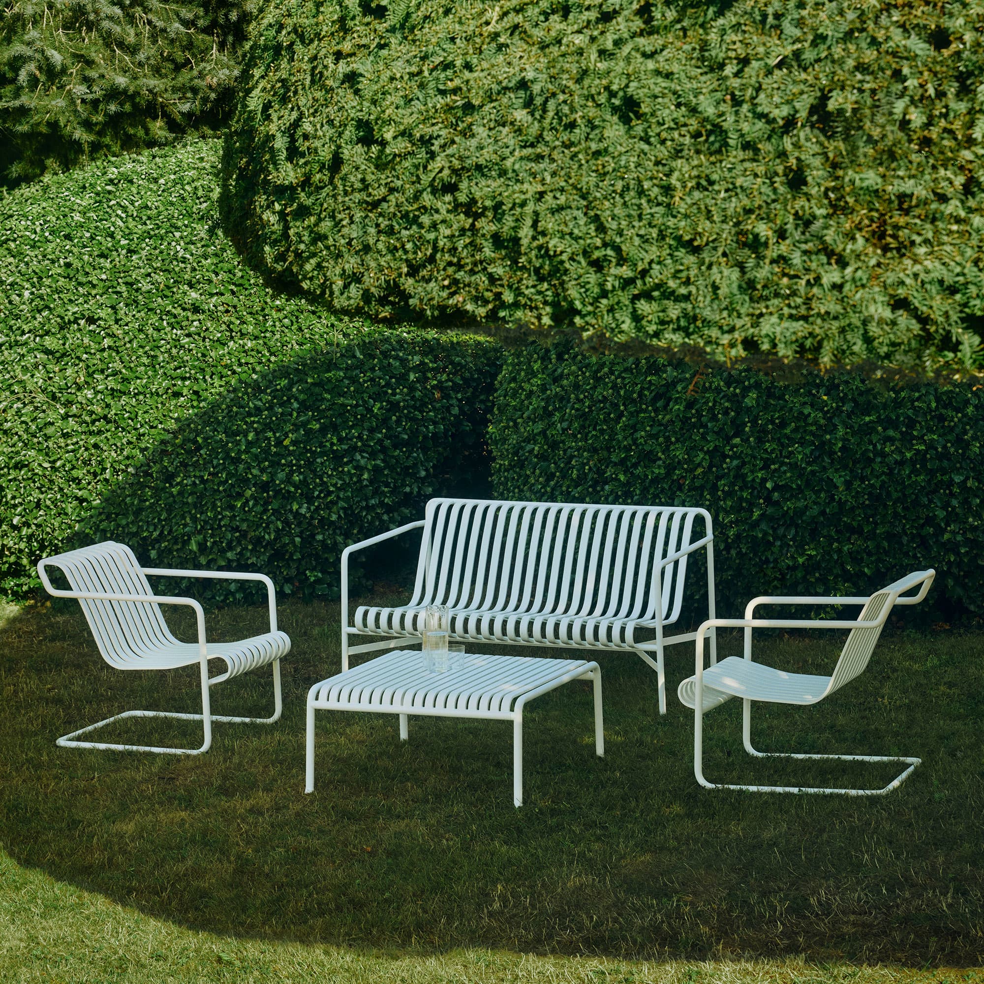 Palissade Cantilever Lounge Chair