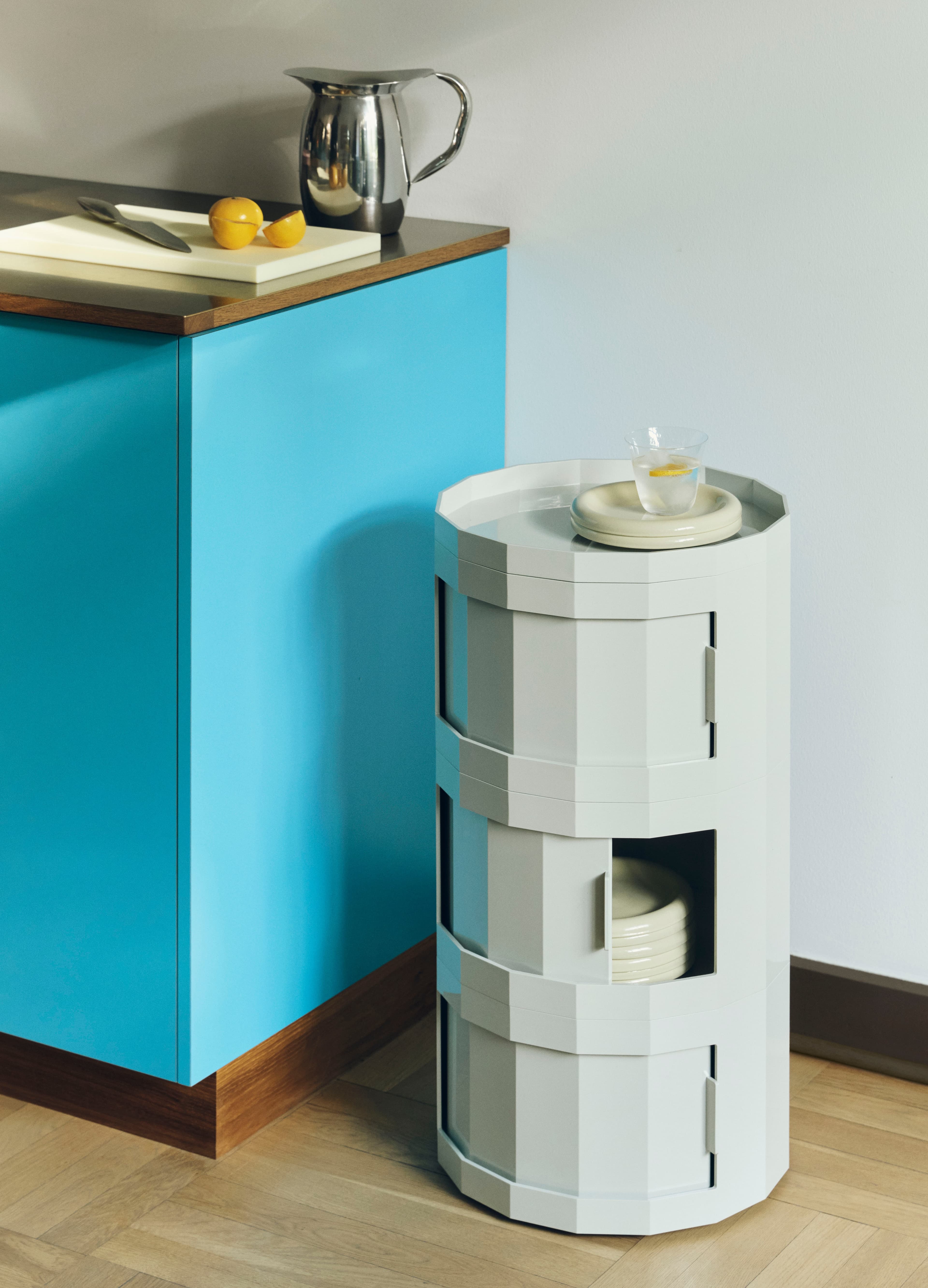 Facet Cabinet 30 incl. Feet and Castors