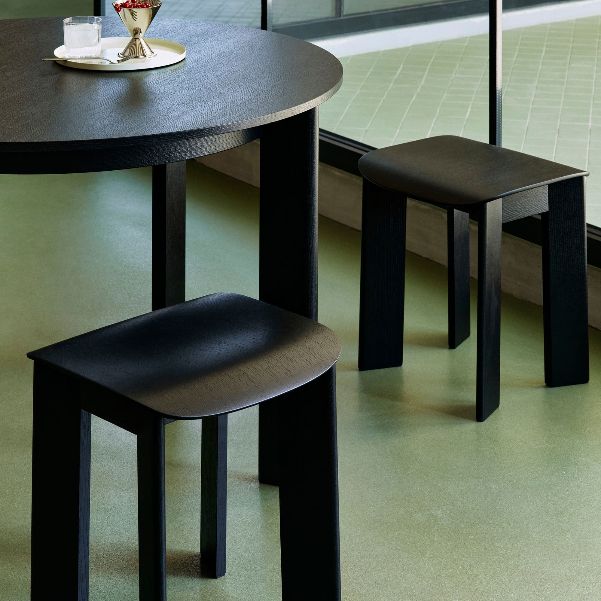 Chisel 25 Table Round 4 Legs