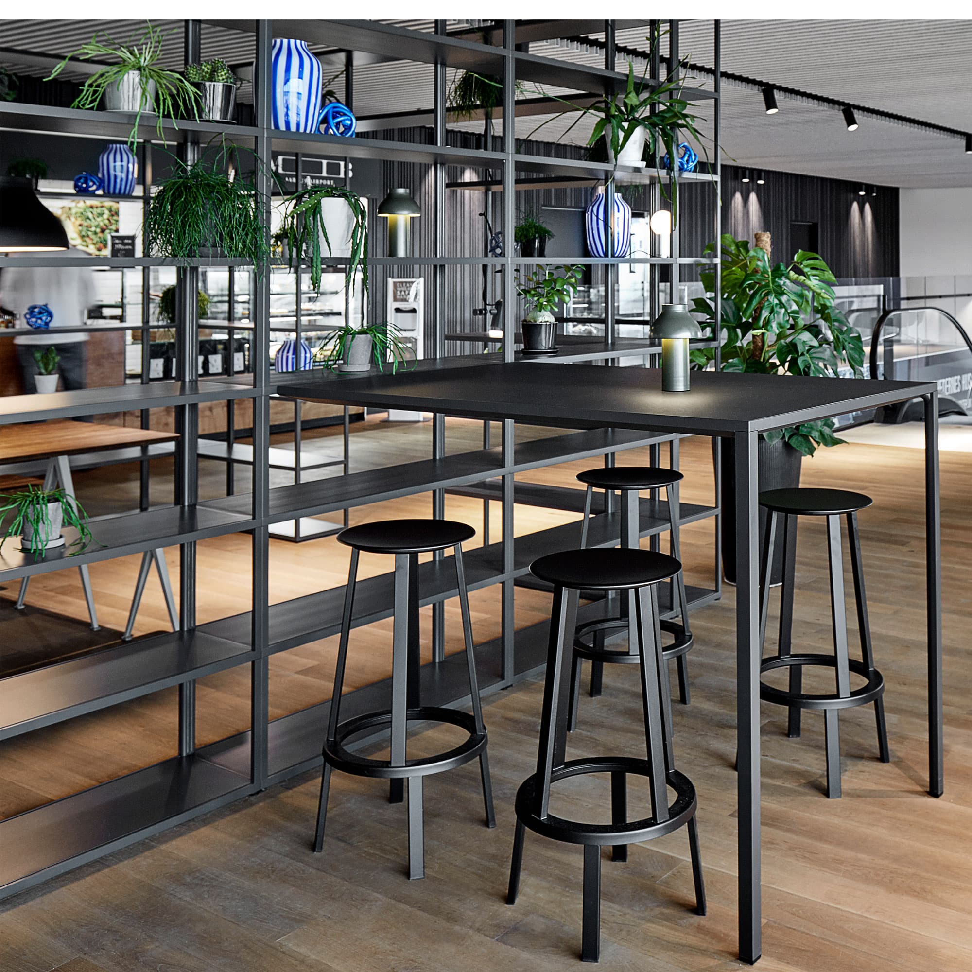 Revolver Bar stool
