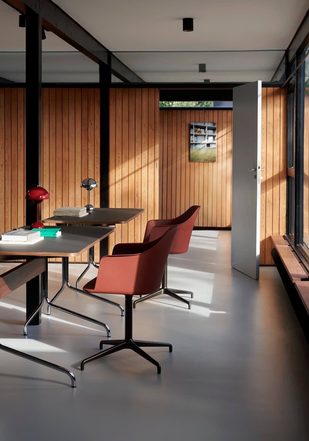 Pavilion Desk AV16